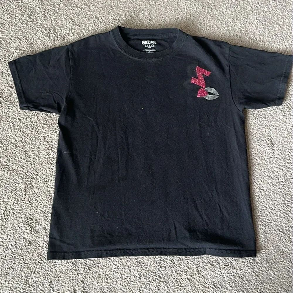 Gildan Youth “Pink” Tee Shirt!